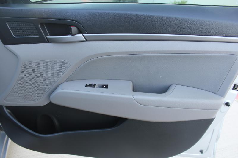 Hyundai Elantra SE 2017