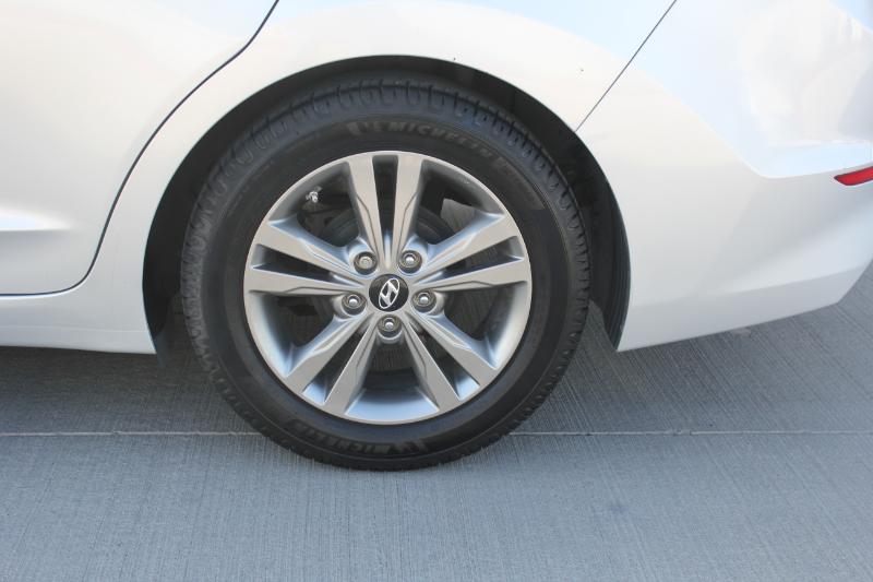 Hyundai Elantra SE 2017