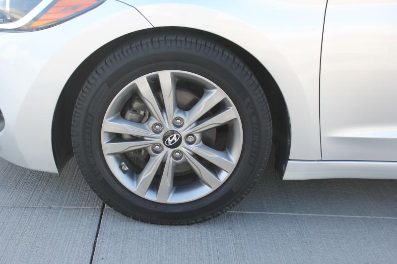 Hyundai Elantra SE 2017