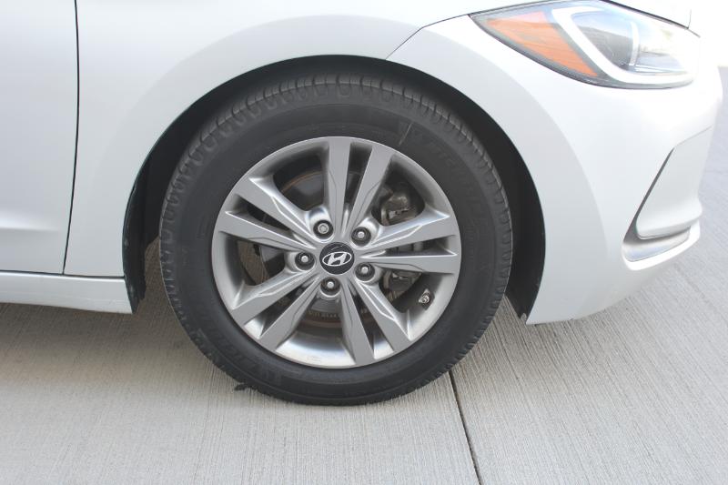 Hyundai Elantra SE 2017