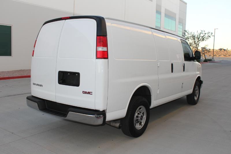 GMC Savana  2022