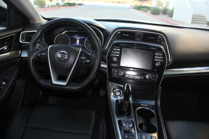 Nissan Maxima 3.5 SV 2023