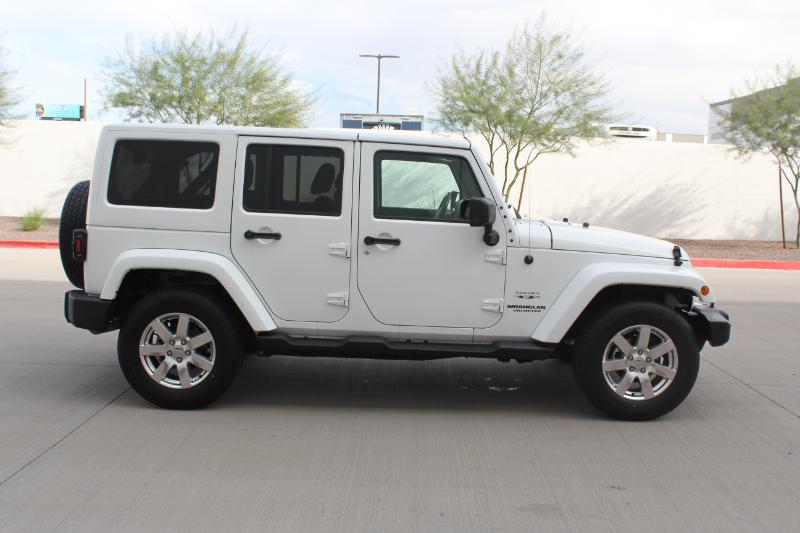 Jeep Wrangler Unlimited Sahara 4WD 2017