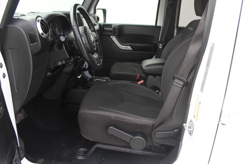 Jeep Wrangler Unlimited Sahara 4WD 2017