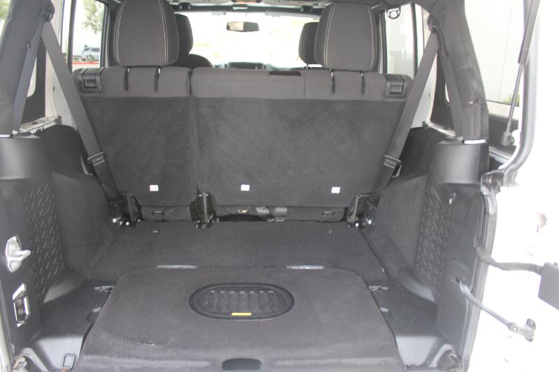 Jeep Wrangler Unlimited Sahara 4WD 2017