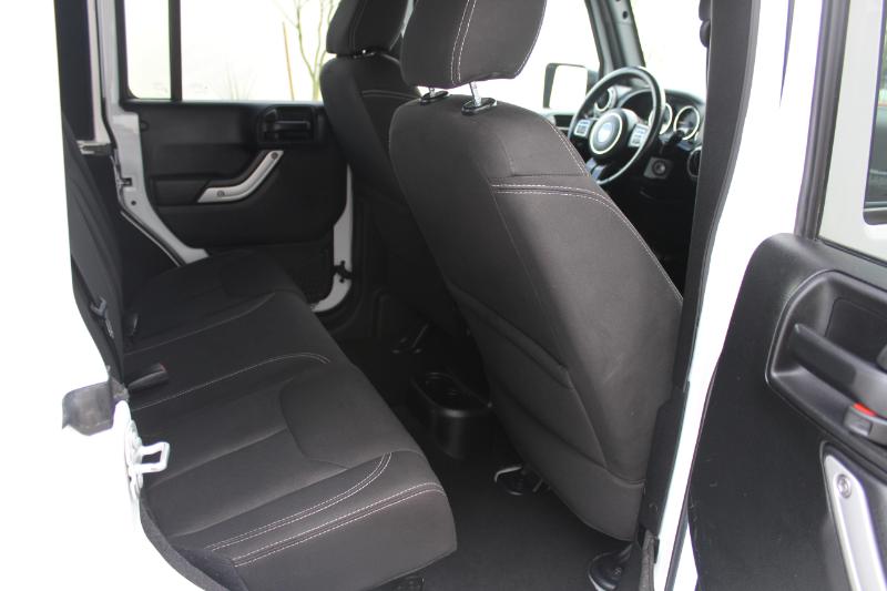 Jeep Wrangler Unlimited Sahara 4WD 2017