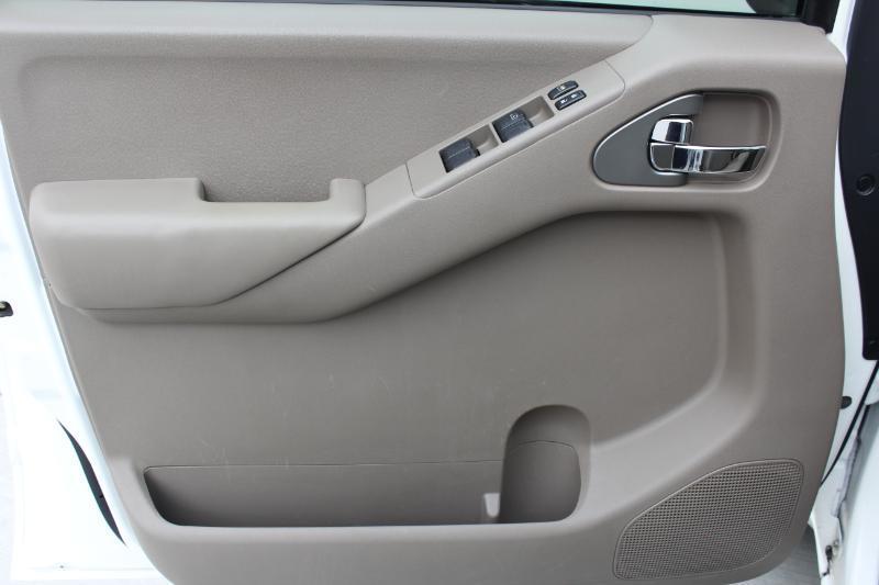 Nissan Frontier  2014