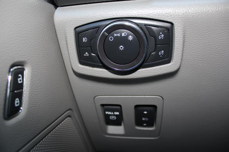 Ford F-150 XLT SuperCrew 4WD 2018