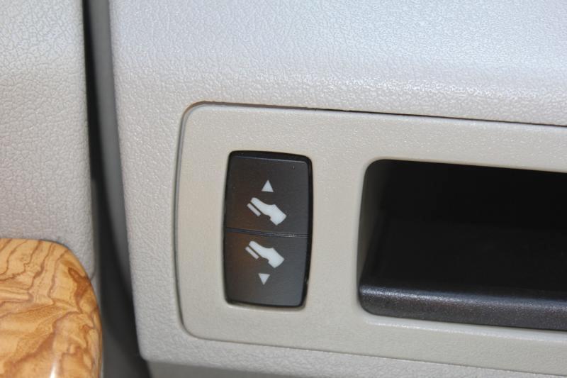 Jeep Grand Cherokee Limited 2WD 2009