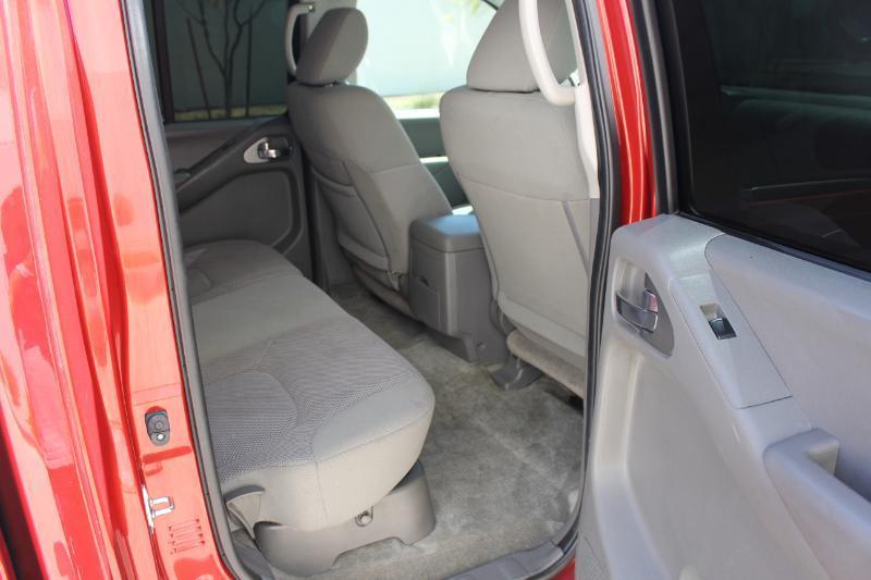 Nissan Frontier SV Crew Cab 4WD 2018