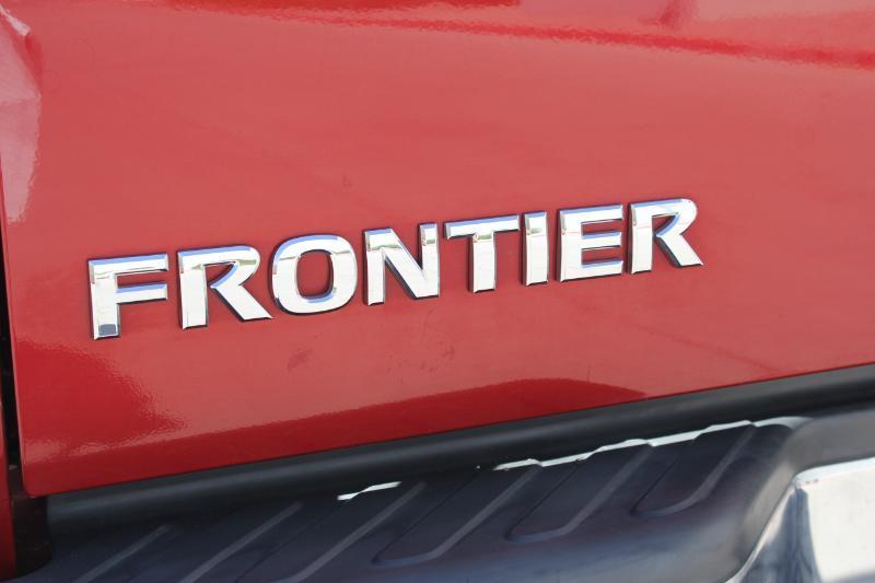 Nissan Frontier SV Crew Cab 4WD 2018