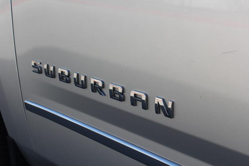 Chevrolet Suburban LT 1500 4WD 2015