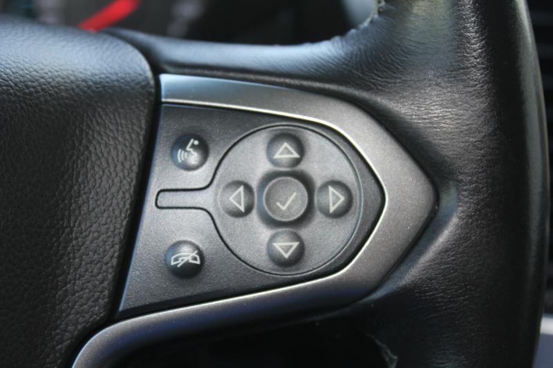 Chevrolet Suburban LT 1500 4WD 2015