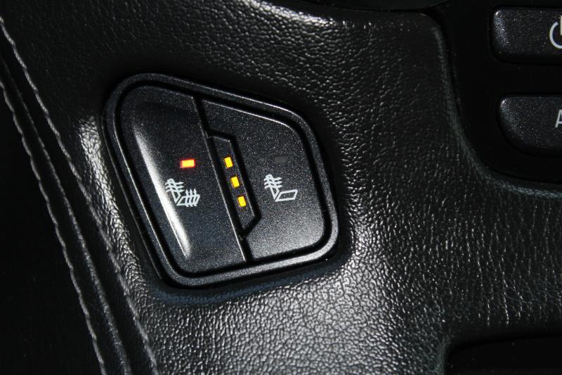 Chevrolet Suburban LT 1500 4WD 2015