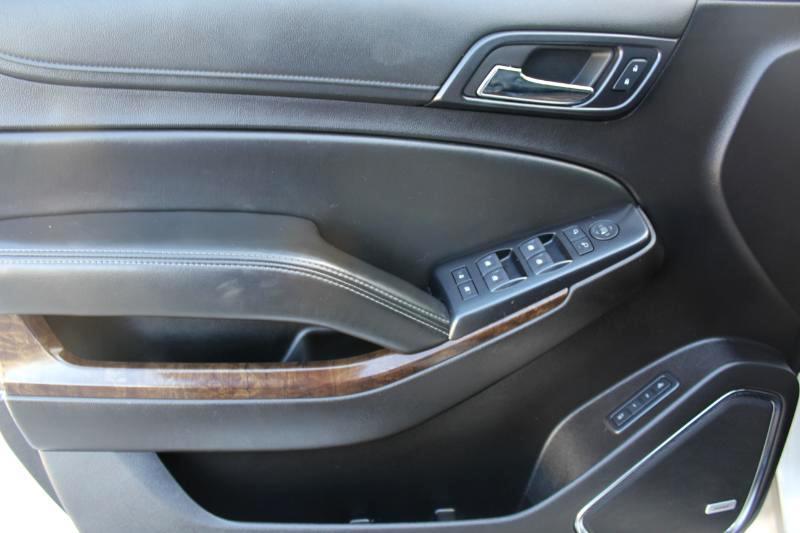 Chevrolet Suburban LT 1500 4WD 2015