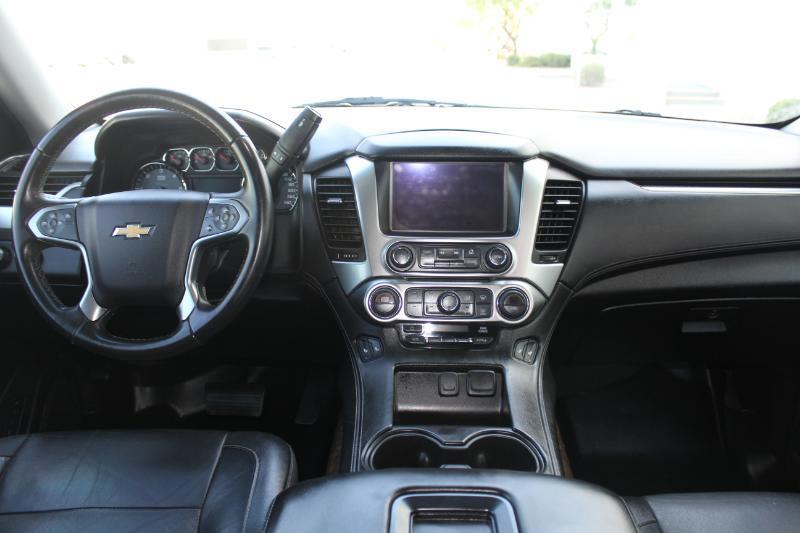 Chevrolet Suburban LT 1500 4WD 2015