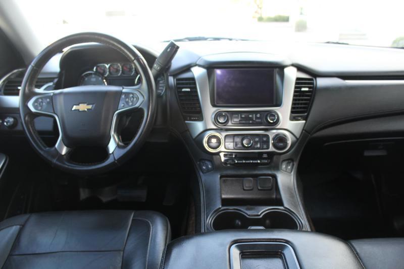 Chevrolet Suburban LT 1500 4WD 2015