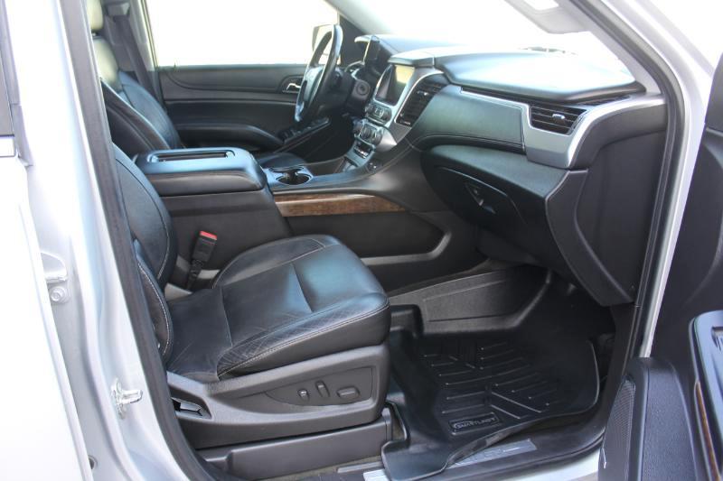 Chevrolet Suburban LT 1500 4WD 2015