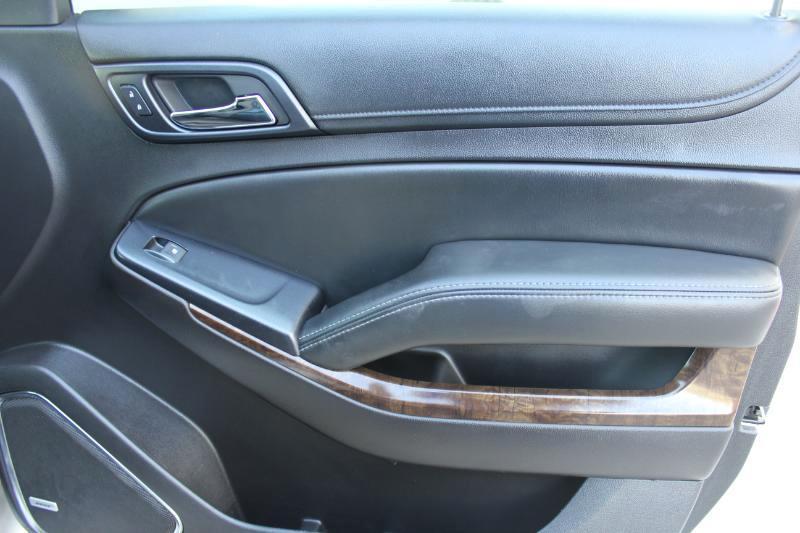 Chevrolet Suburban LT 1500 4WD 2015