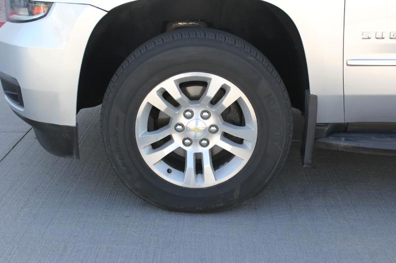 Chevrolet Suburban LT 1500 4WD 2015