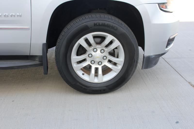 Chevrolet Suburban LT 1500 4WD 2015