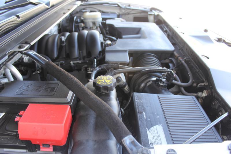 Chevrolet Suburban LT 1500 4WD 2015