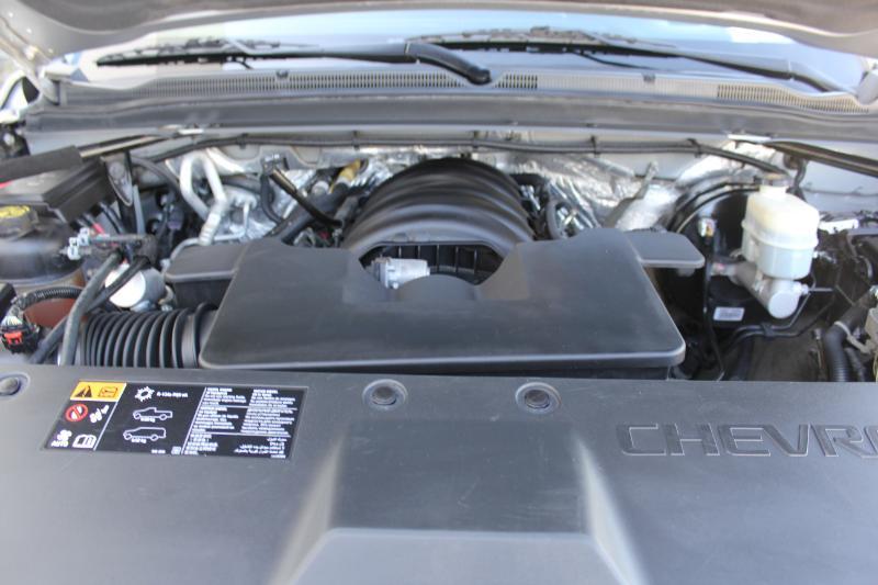 Chevrolet Suburban LT 1500 4WD 2015