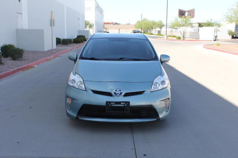 Toyota Prius Two 2015