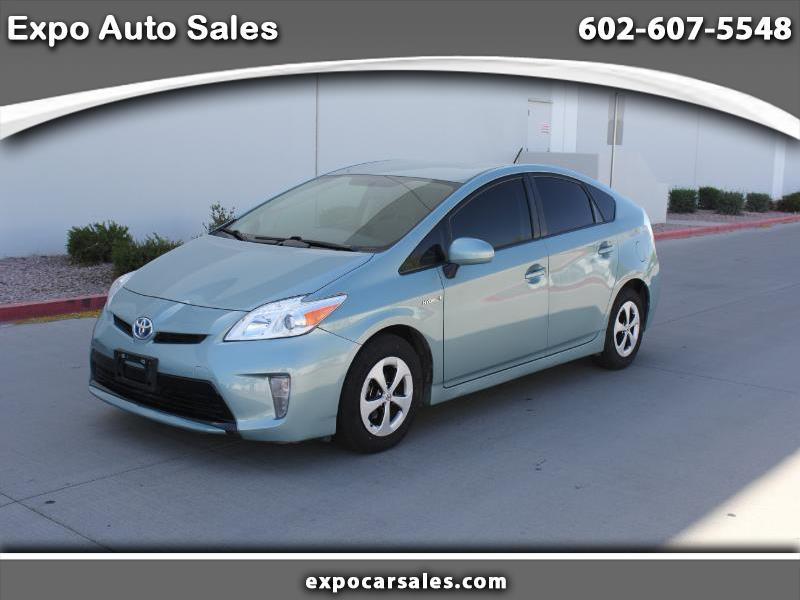 Toyota Prius Two 2015