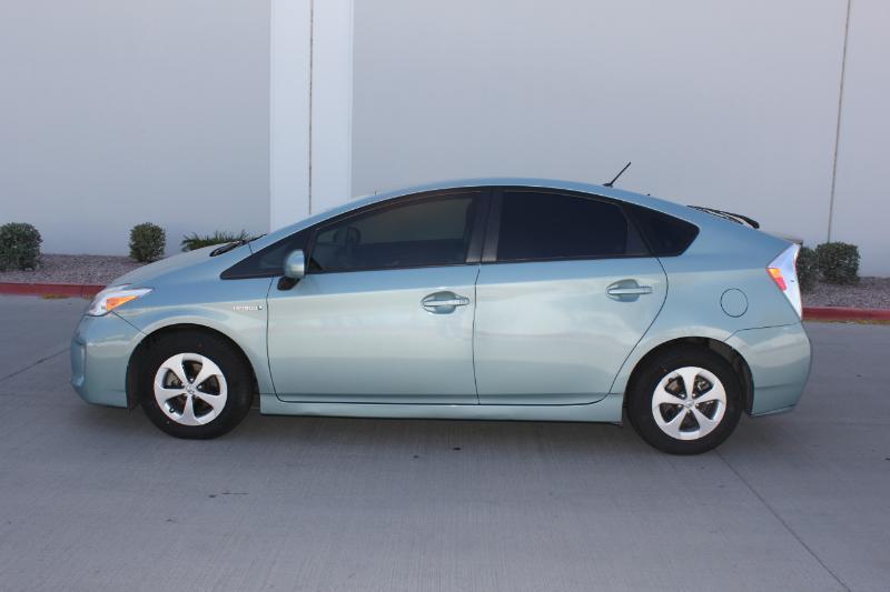 Toyota Prius Two 2015