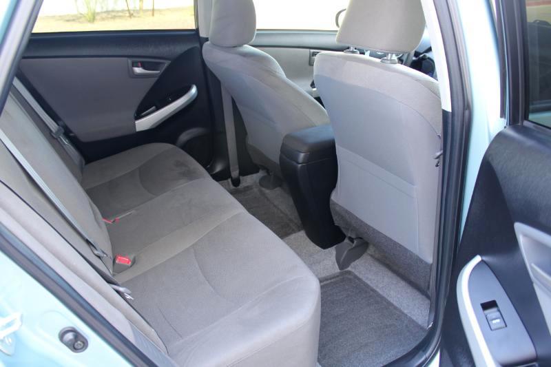 Toyota Prius Two 2015