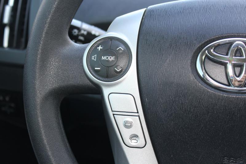 Toyota Prius Two 2015