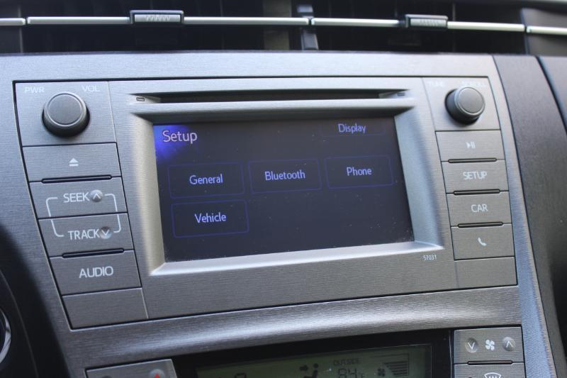 Toyota Prius Two 2015