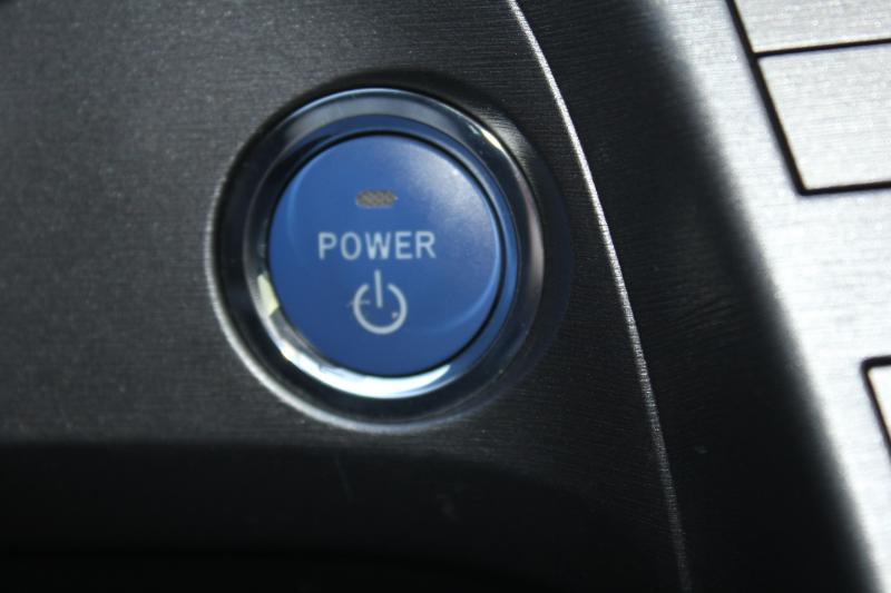 Toyota Prius Two 2015