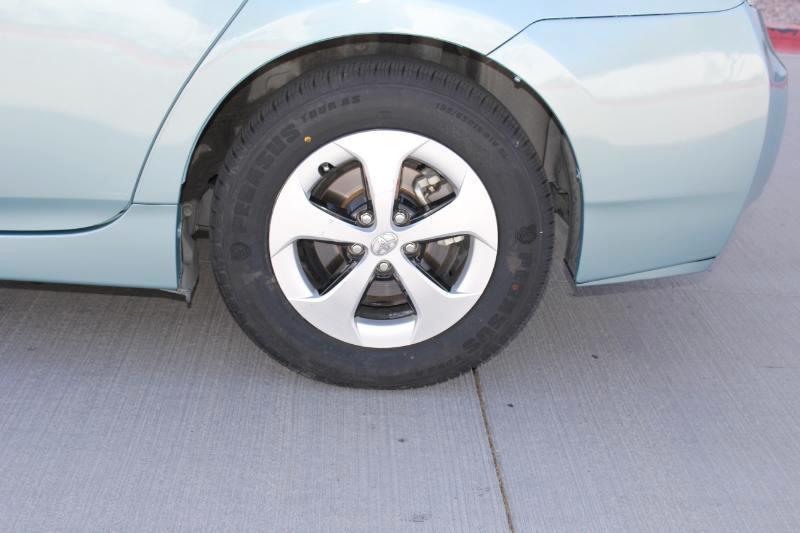 Toyota Prius Two 2015