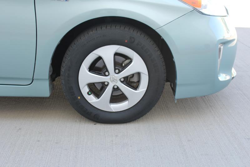 Toyota Prius Two 2015