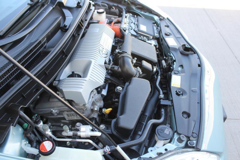 Toyota Prius Two 2015