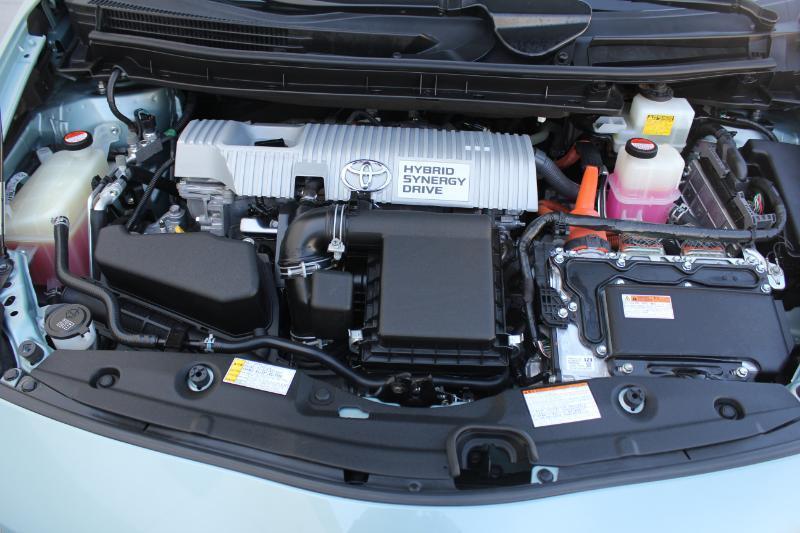 Toyota Prius Two 2015