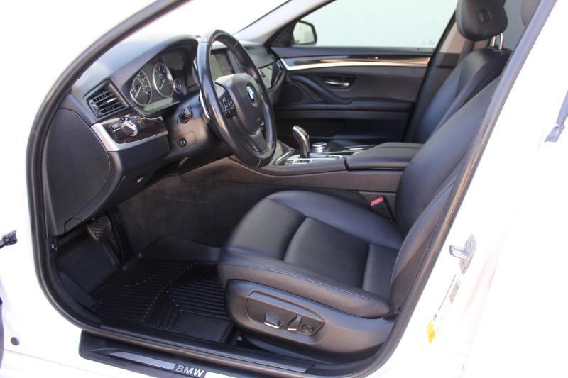 BMW 5-Series 528i 2016