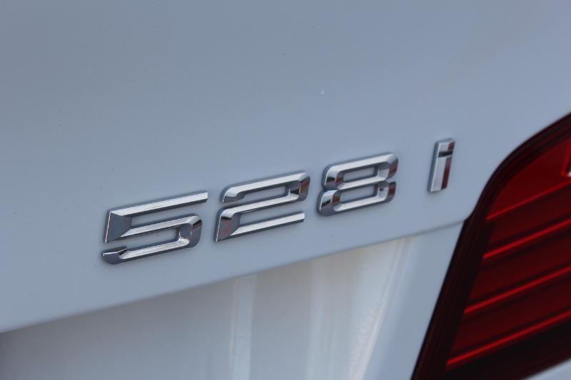 BMW 5-Series 528i 2016