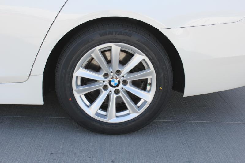 BMW 5-Series 528i 2016