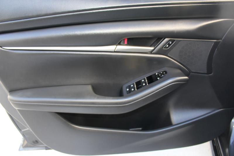 Mazda MAZDA3  2023