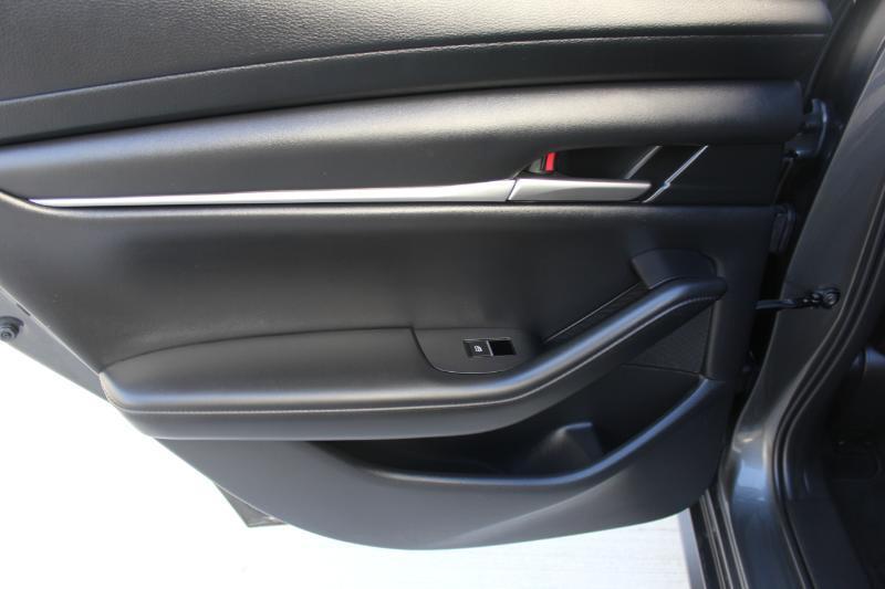 Mazda MAZDA3  2023