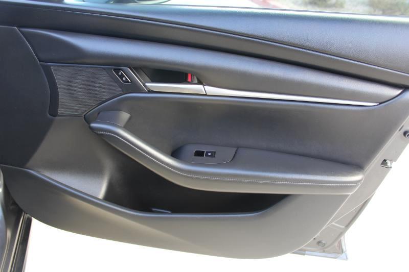 Mazda MAZDA3  2023