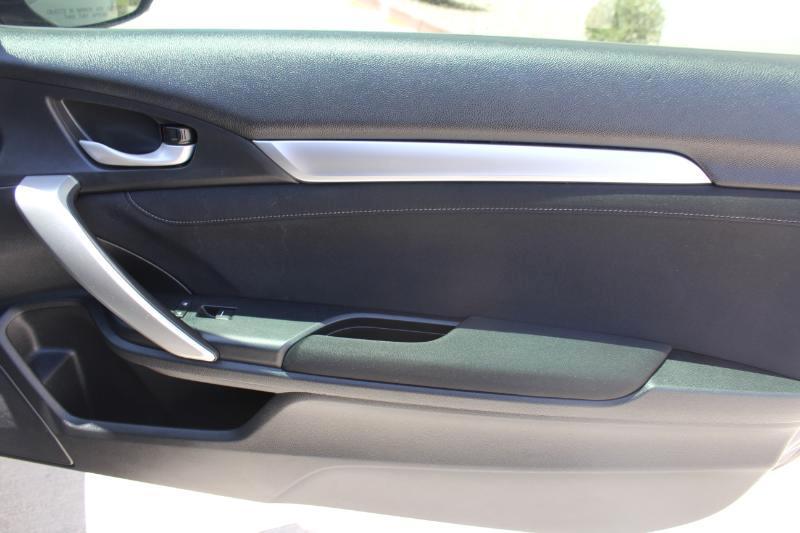 Honda Civic EX coupe 2020