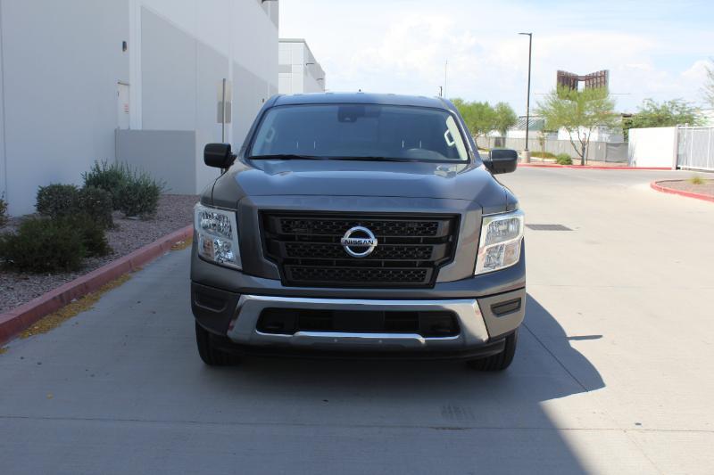 Nissan Titan SV Crew Cab 4WD 2022