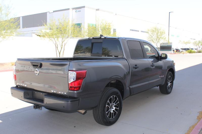Nissan Titan SV Crew Cab 4WD 2022
