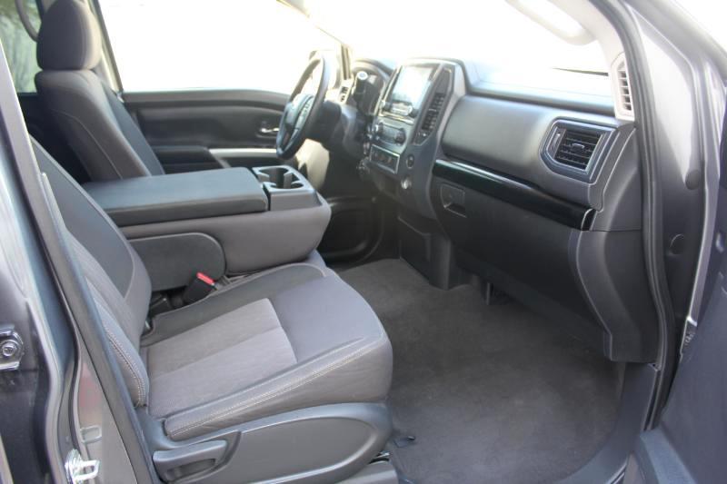 Nissan Titan SV Crew Cab 4WD 2022