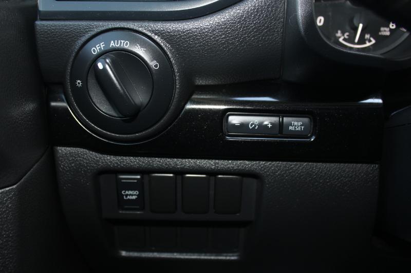 Nissan Titan SV Crew Cab 4WD 2022