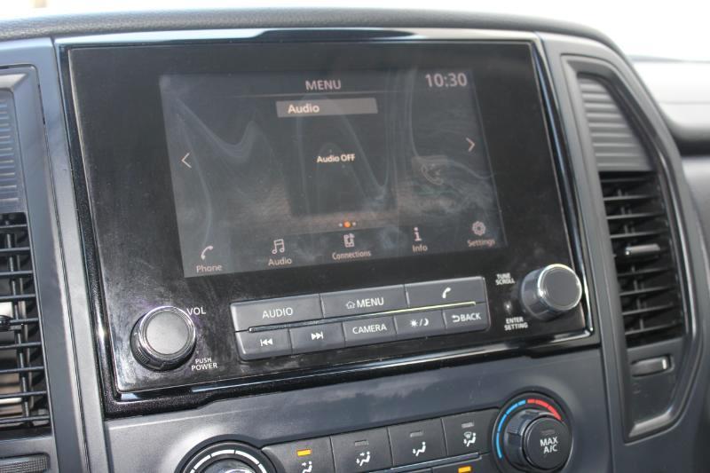 Nissan Titan SV Crew Cab 4WD 2022